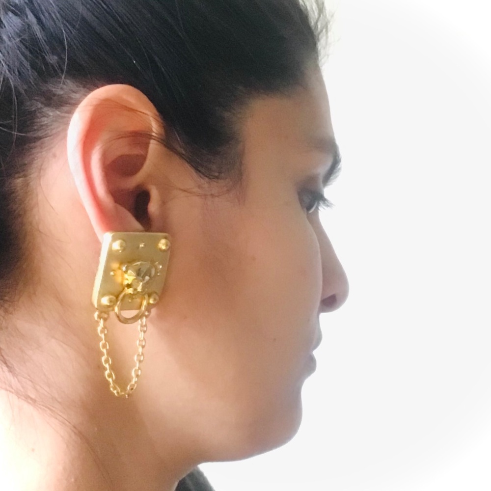 Vintage Gold Jaguar Earrings - Picture 3 of 3